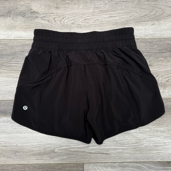 NWOT Lululemon Shorts Size 8 - Picture 1 of 3